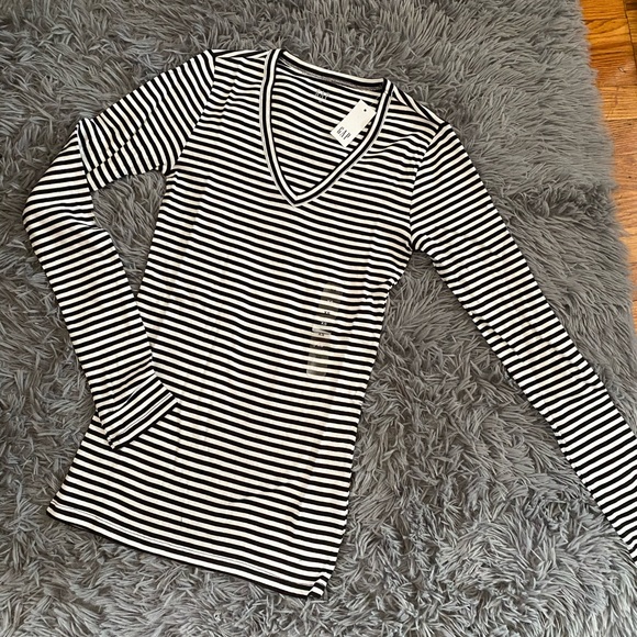 Bundle of 2 cotton tops - Picture 6 of 7